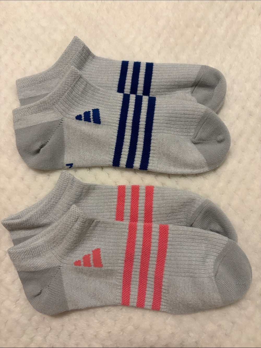 Adidas Women’s Low-Cut Athletic Socks, Light Gray, 2 Pairs, Fits Shoe Size 6-7.5
